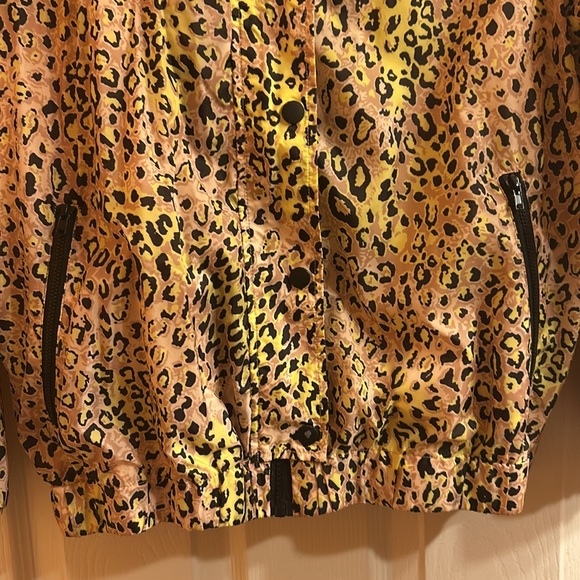Animal print lined hooded windbreaker - Picture 3 of 6